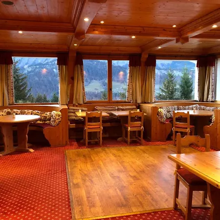 Le Mont Bisanne فندق 3*