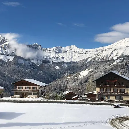 Le Mont Bisanne فندق 3*